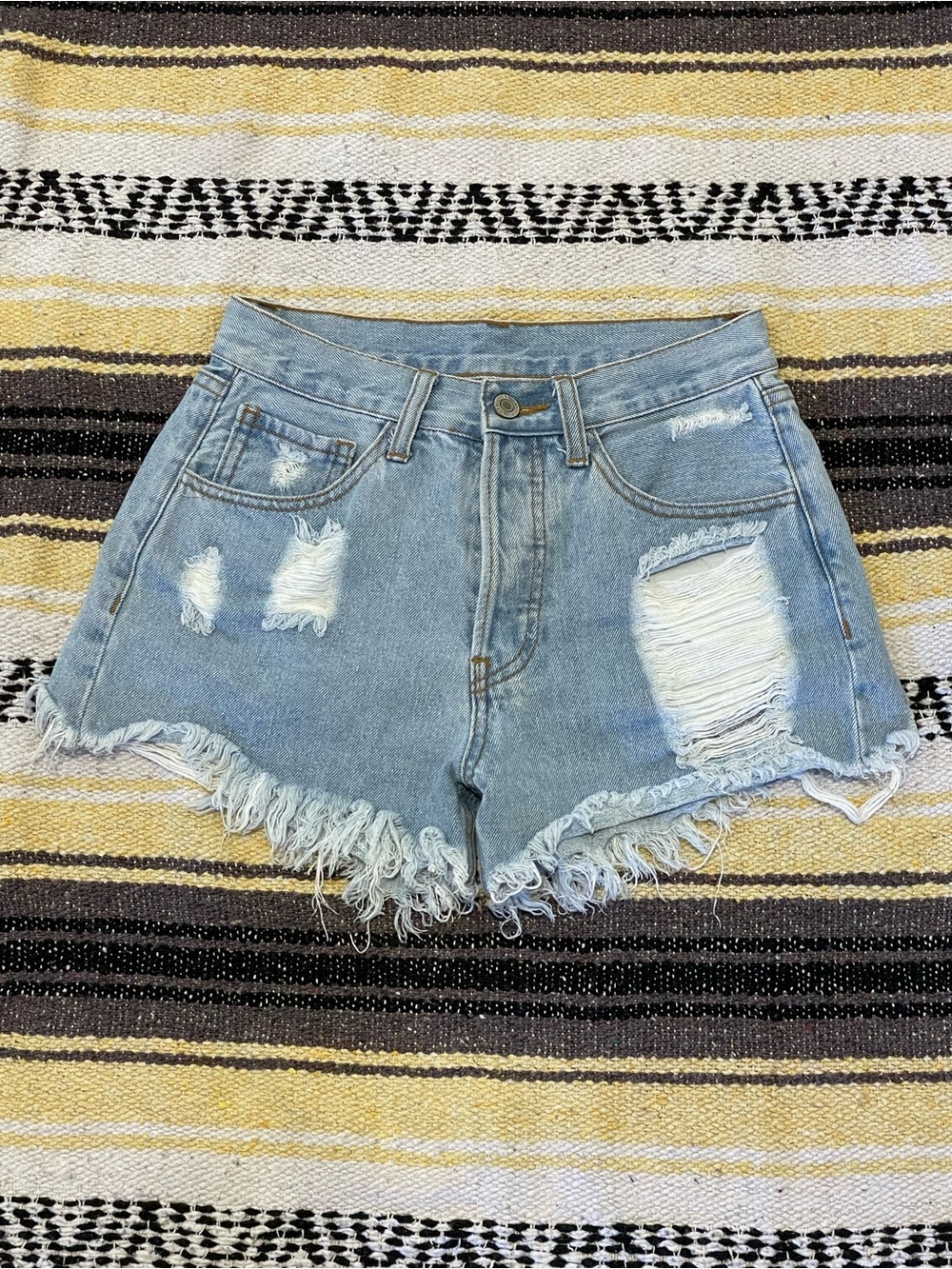 🦋 John Galt Brandy Melville Light Wash Ripped Denim Shorts Sz XS 🦋